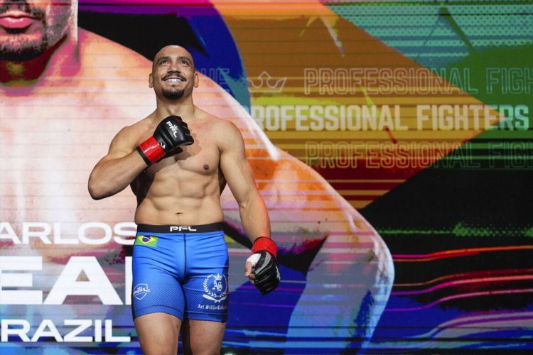 Бой ufc сегодняшний