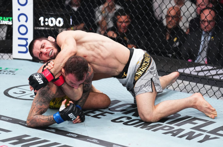 Бой ufc смотреть